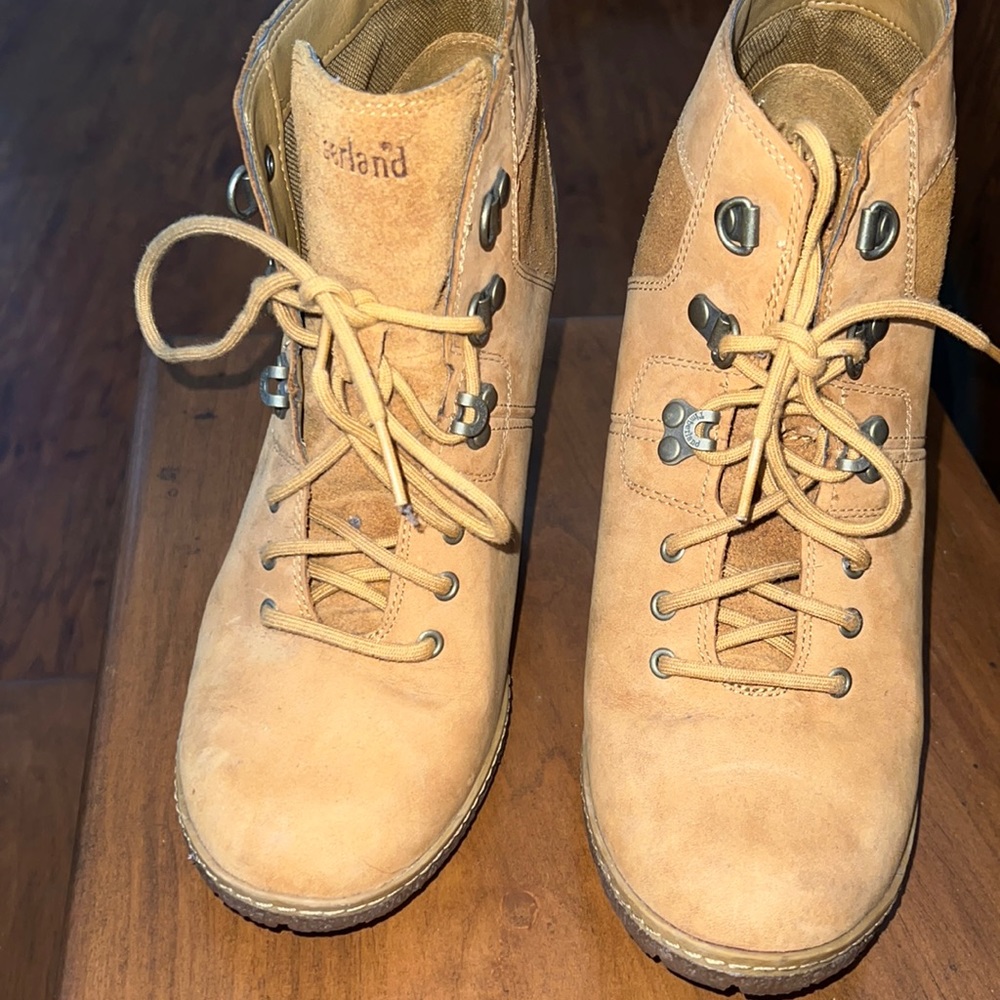 Timberland Woman’s  boots 9.5